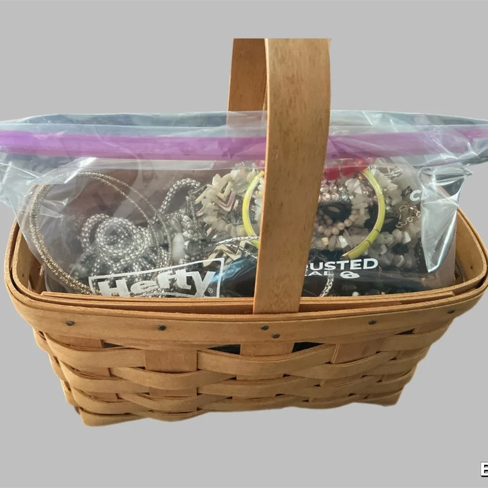 Authentic Longaberger Basket w/ 2 lbs Vintage & Modern Jewelry Mystery Lot - Picture 3 of 7